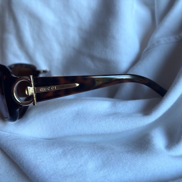 Gucci Black Women's Sunglasses - Picture 7 of 11